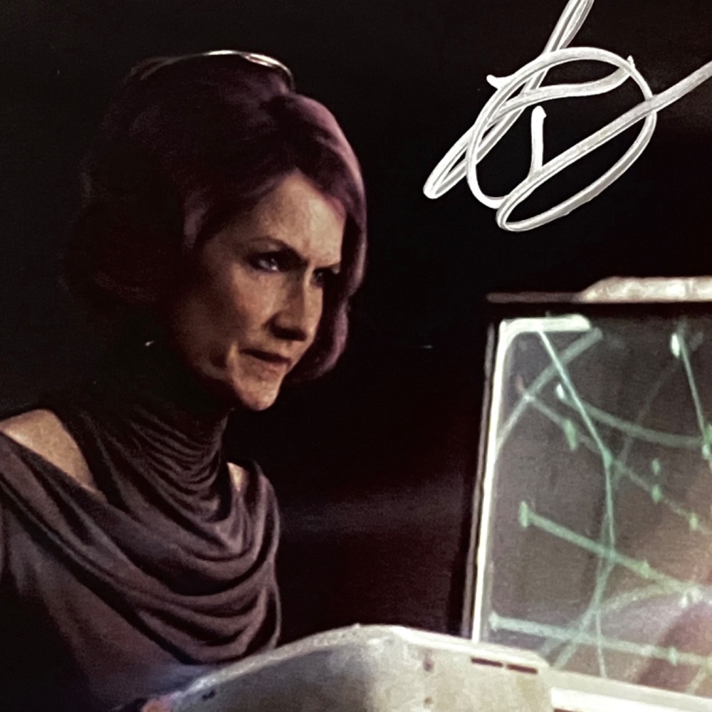 LAURA DERN Signed 11x14 Photo / Star Wars: The Last Jedi / Beckett Witnessed